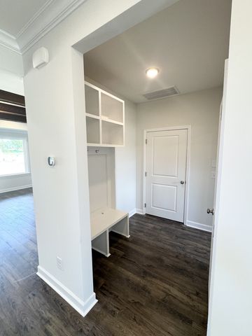 1933 Hildebrand Lane, Columbia, TN 38401