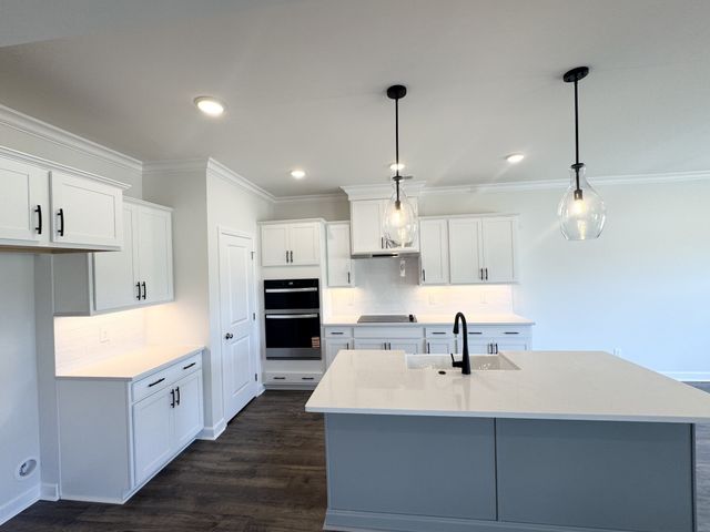 1933 Hildebrand Lane, Columbia, TN 38401