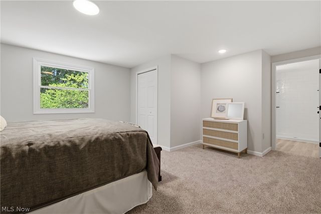 7090 Euclid Chardon Road, Kirtland, OH 44094