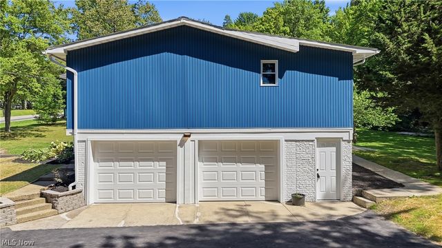7090 Euclid Chardon Road, Kirtland, OH 44094