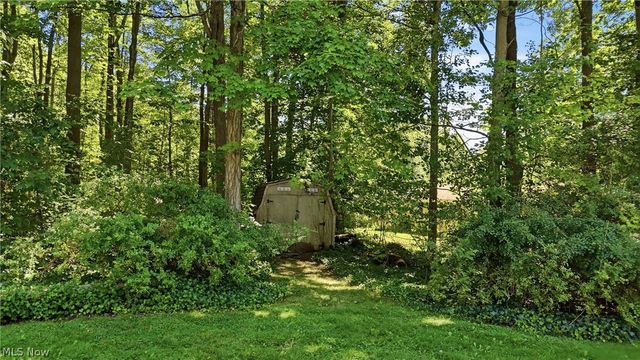 7090 Euclid Chardon Road, Kirtland, OH 44094
