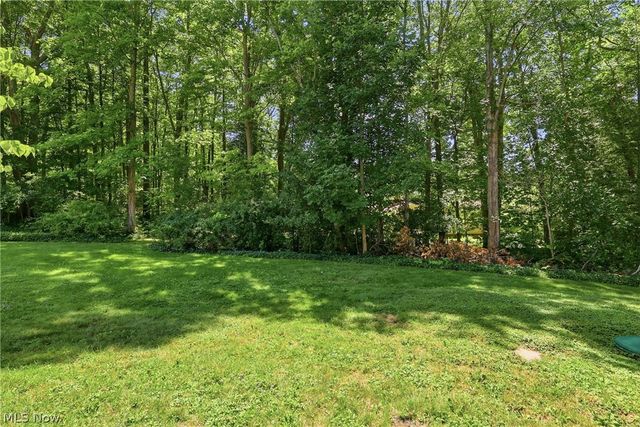 7090 Euclid Chardon Road, Kirtland, OH 44094