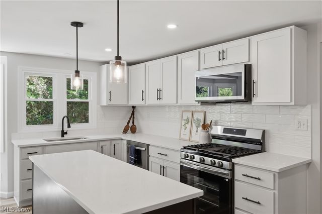 7090 Euclid Chardon Road, Kirtland, OH 44094