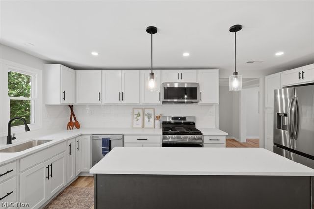 7090 Euclid Chardon Road, Kirtland, OH 44094