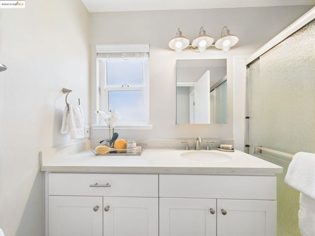 2532 Lincoln Ave, Richmond, CA 94804
