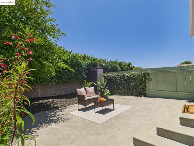2532 Lincoln Ave, Richmond, CA 94804