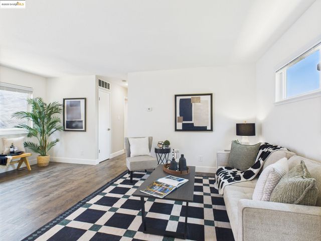 2532 Lincoln Ave, Richmond, CA 94804