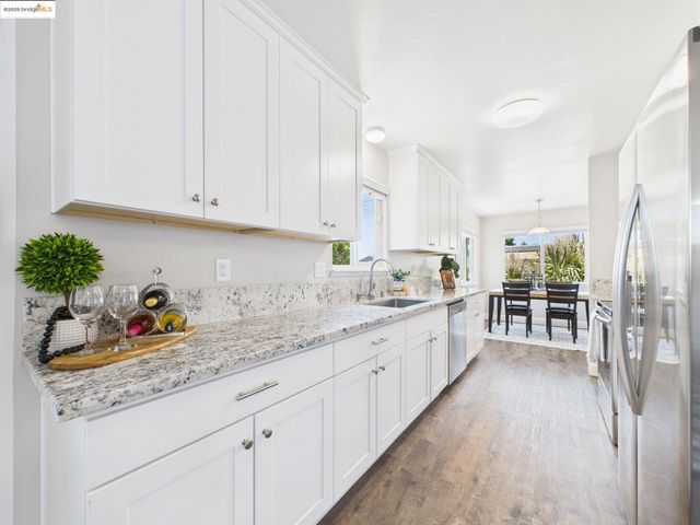 2532 Lincoln Ave, Richmond, CA 94804