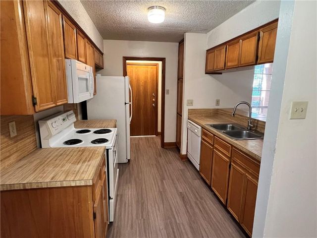 103 S Kaupo DR B, Bastrop, TX 78602