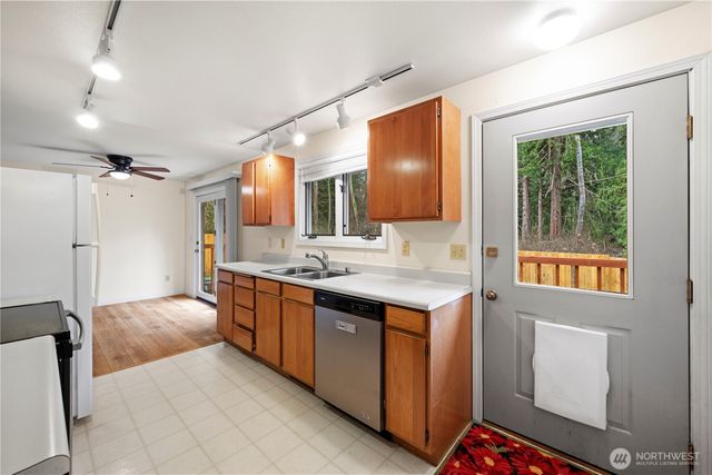 314 Dungeness Meadows, Sequim, WA 98382