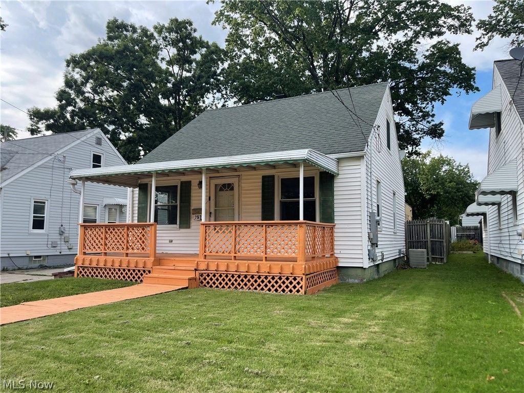 757 Davies Avenue, Akron, OH 44306