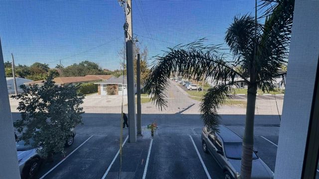 330 SE 2nd Street 202g, Hallandale Beach, FL 33009