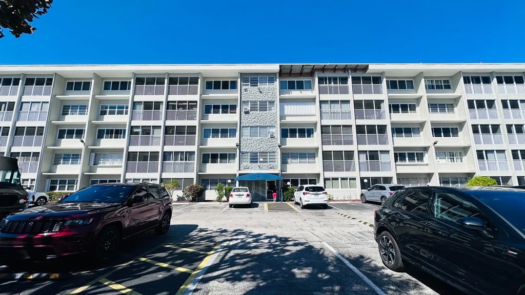 330 SE 2nd Street 202g, Hallandale Beach, FL 33009