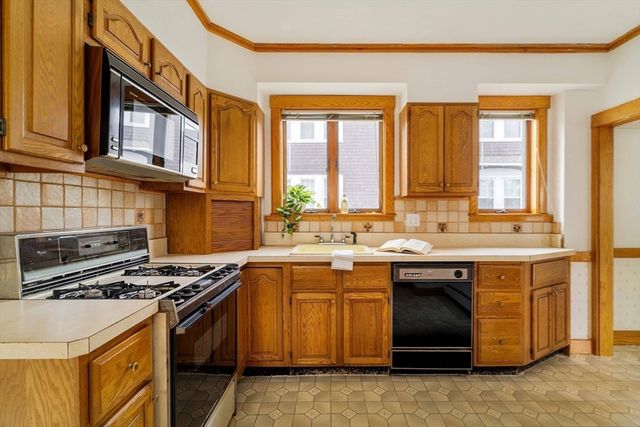 101 Tyndale St, Boston, MA 02131