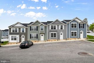 2907 HICKORYWOOD LANE, Harrisburg, PA 17110