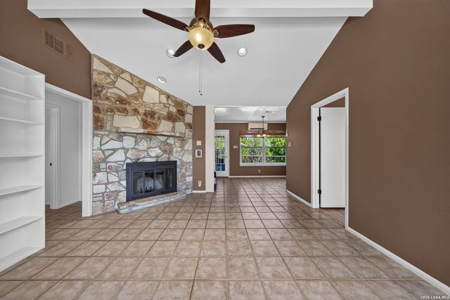 102 SPARROW HAWK TRL, Boerne, TX 78006