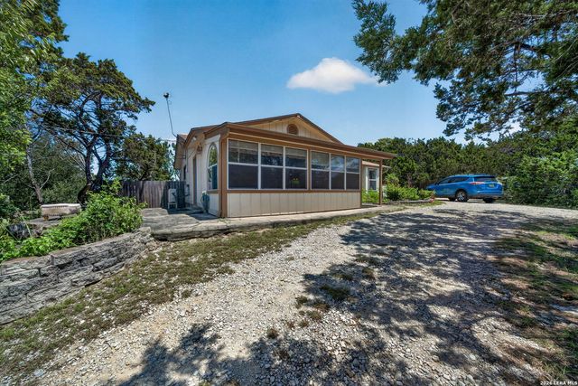 102 SPARROW HAWK TRL, Boerne, TX 78006