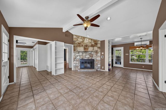 102 SPARROW HAWK TRL, Boerne, TX 78006
