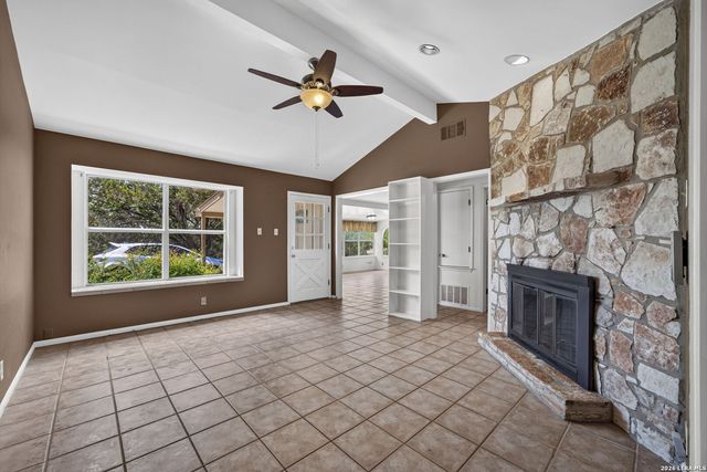 102 SPARROW HAWK TRL, Boerne, TX 78006