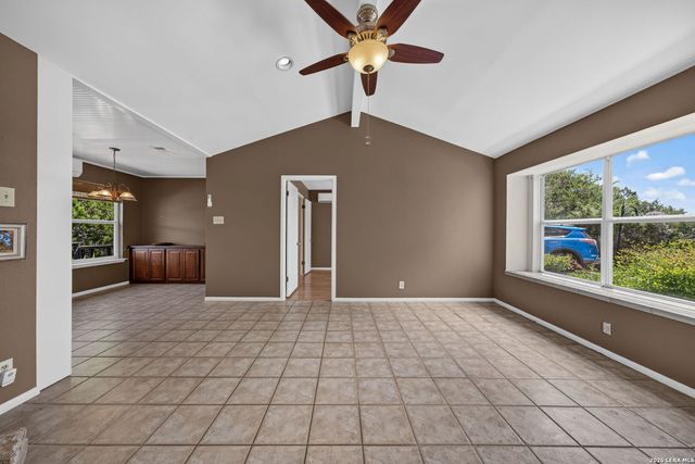 102 SPARROW HAWK TRL, Boerne, TX 78006