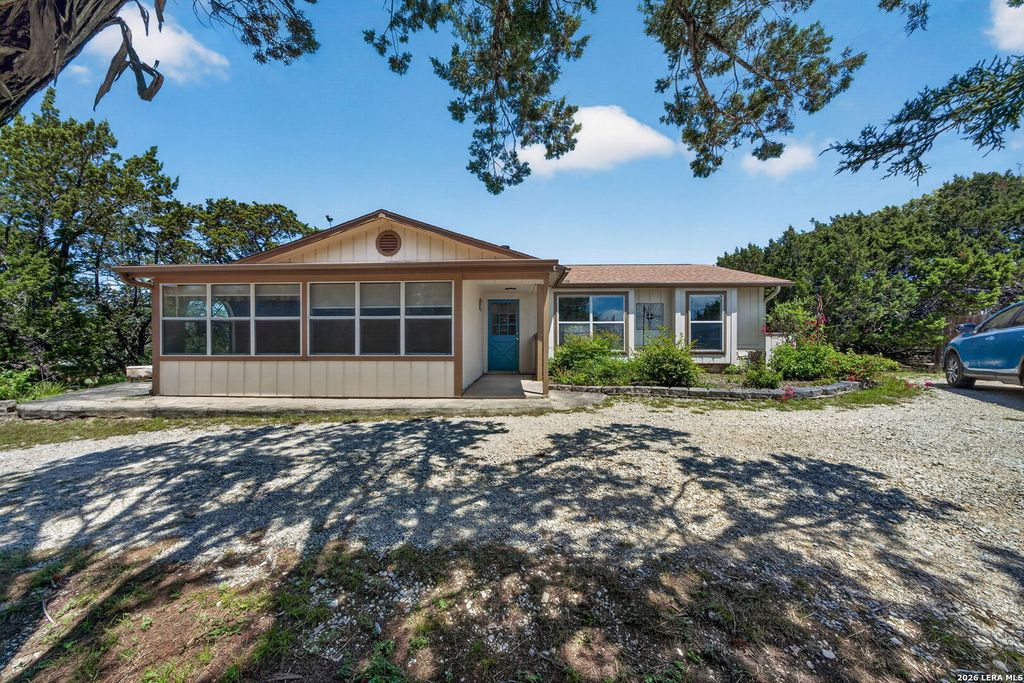 102 SPARROW HAWK TRL, Boerne, TX 78006