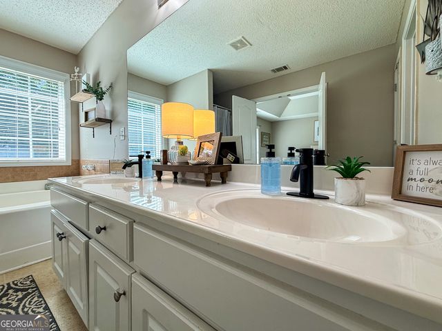 255 River Mist Circle, Jefferson, GA 30549