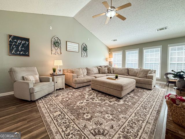 255 River Mist Circle, Jefferson, GA 30549