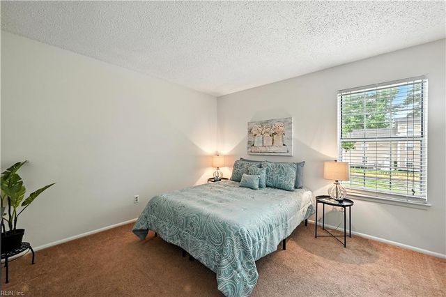 4242 Thalia Station CIR, Virginia Beach, VA 23452