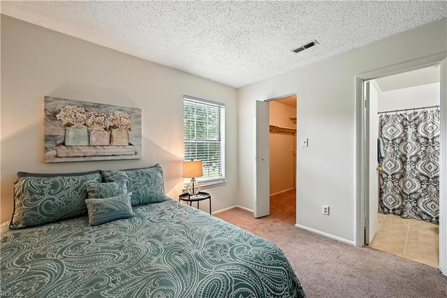4242 Thalia Station CIR, Virginia Beach, VA 23452