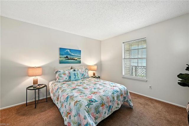 4242 Thalia Station CIR, Virginia Beach, VA 23452