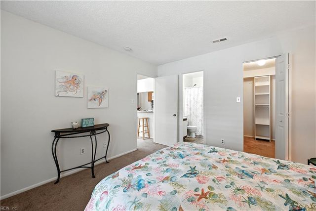 4242 Thalia Station CIR, Virginia Beach, VA 23452