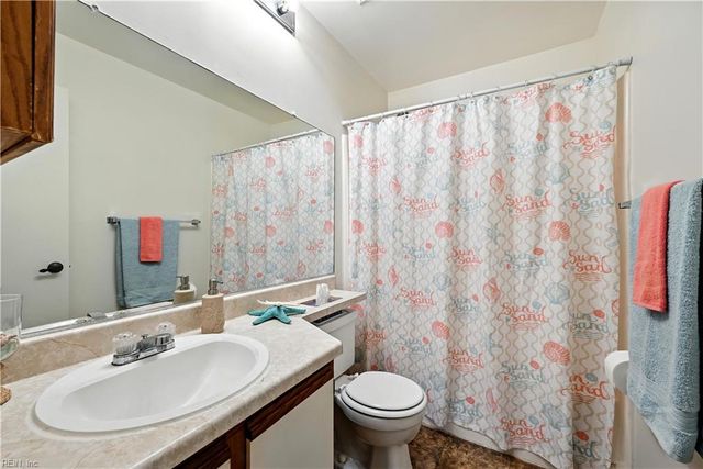 4242 Thalia Station CIR, Virginia Beach, VA 23452