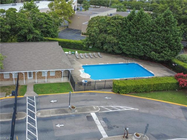 4242 Thalia Station CIR, Virginia Beach, VA 23452