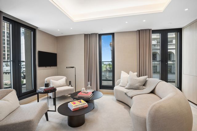 685 5TH Avenue A17, New York City, NY 10022