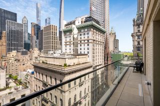 685 5TH Avenue A17, New York City, NY 10022
