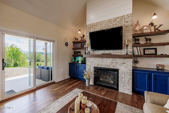 186 Berry Ridge Road, Jonesborough, TN 37659