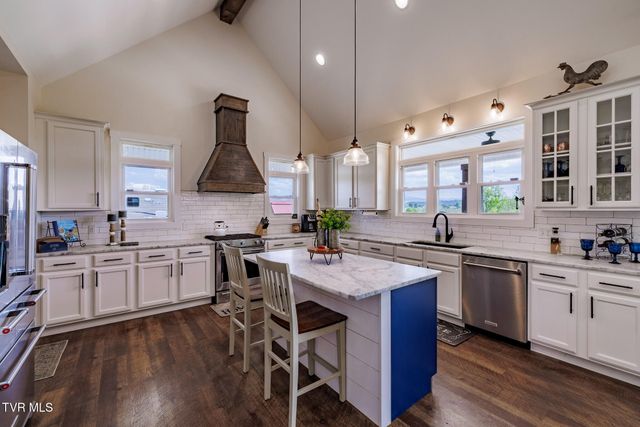 186 Berry Ridge Road, Jonesborough, TN 37659