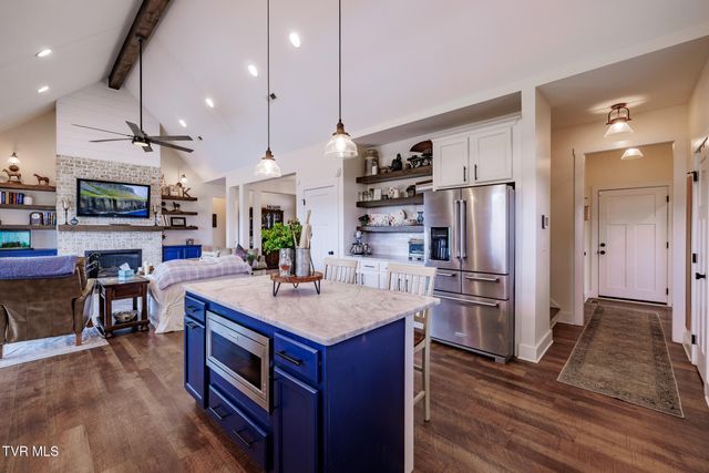 186 Berry Ridge Road, Jonesborough, TN 37659