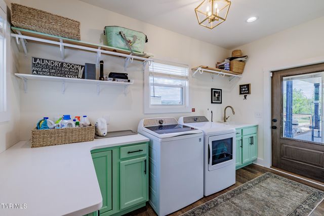 186 Berry Ridge Road, Jonesborough, TN 37659