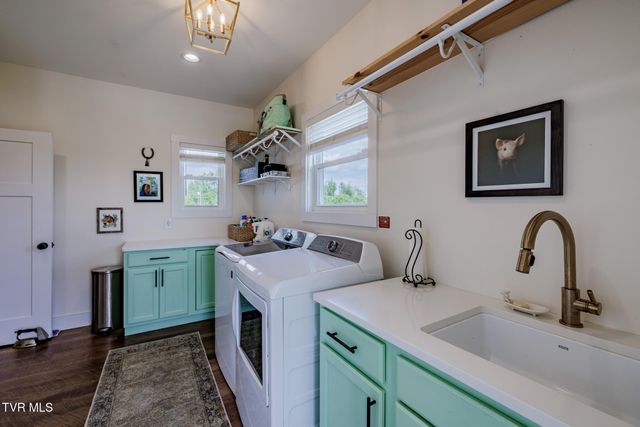 186 Berry Ridge Road, Jonesborough, TN 37659
