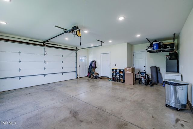 186 Berry Ridge Road, Jonesborough, TN 37659
