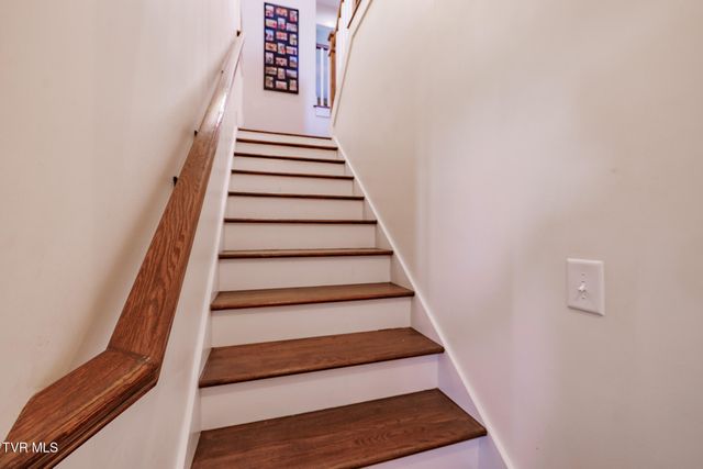 186 Berry Ridge Road, Jonesborough, TN 37659