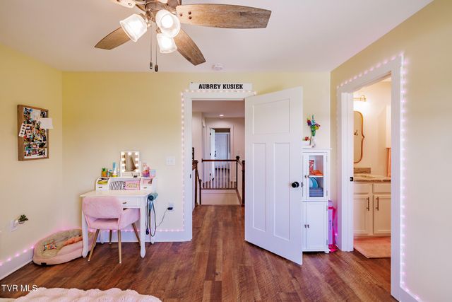 186 Berry Ridge Road, Jonesborough, TN 37659