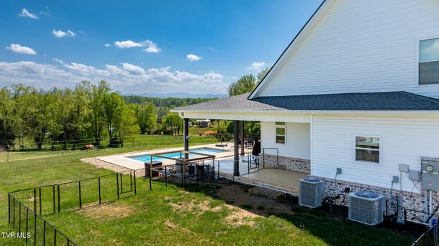 186 Berry Ridge Road, Jonesborough, TN 37659