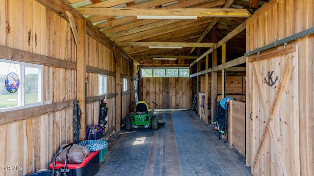 186 Berry Ridge Road, Jonesborough, TN 37659