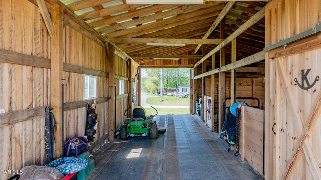 186 Berry Ridge Road, Jonesborough, TN 37659