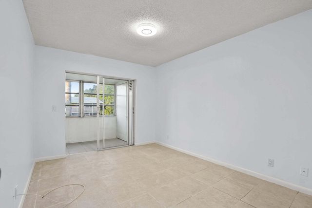 63 Hastings D, West Palm Beach, FL 33417