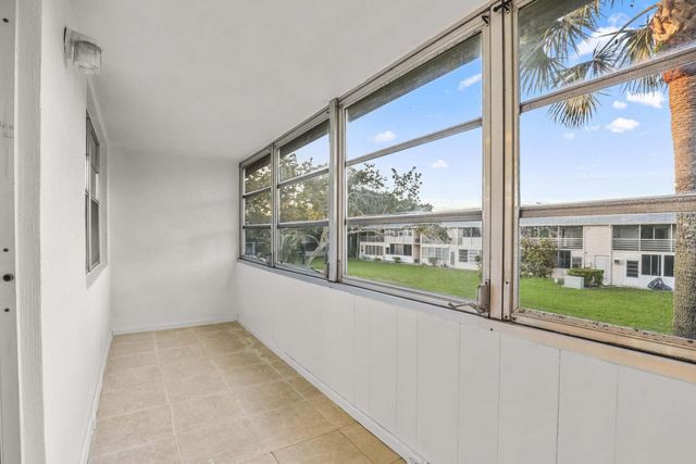 63 Hastings D, West Palm Beach, FL 33417