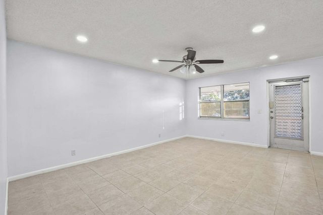 63 Hastings D, West Palm Beach, FL 33417