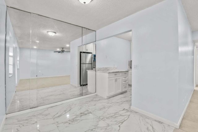 63 Hastings D, West Palm Beach, FL 33417